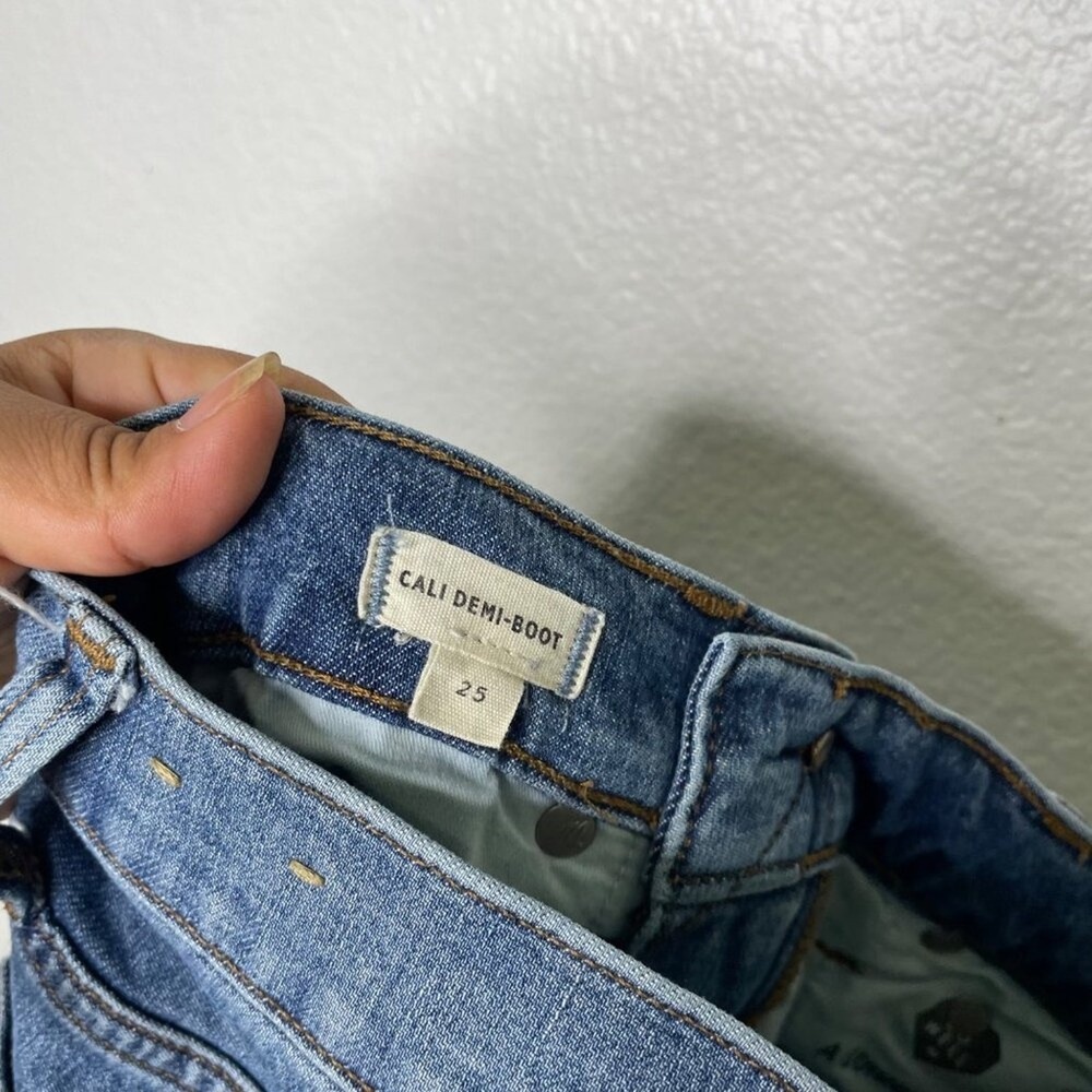 Madewell Cali Demi-Boot Jeans Size 25 Medium Wash Raw Hem High Rise Denim - Picture 4 of 16